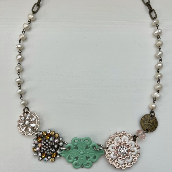 Plunder Vintage Inspired Necklacd - Picture 2 of 4